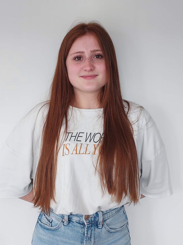 Découvrez l'interview de Julie Denis, stagiaire en BAC3 chez Lapraille et Associés, Etude d'huissiers de justice en Province de Luxembourg