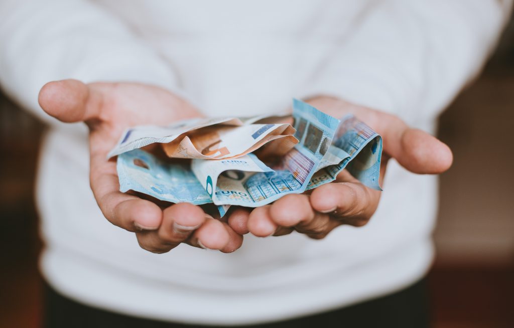 Prêter une somme d'argent : comment se couvrir ? L'Etude Lapraille et Associés, active en province de Luxembourg répond à votre question.
