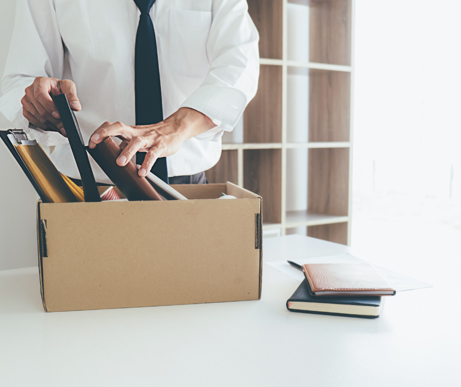 Pourquoi faire appel à un huissier de justice pour une résiliation d'un contrat de travail ? Découvrez le rôle fondamental du huissier dans cette procédure
